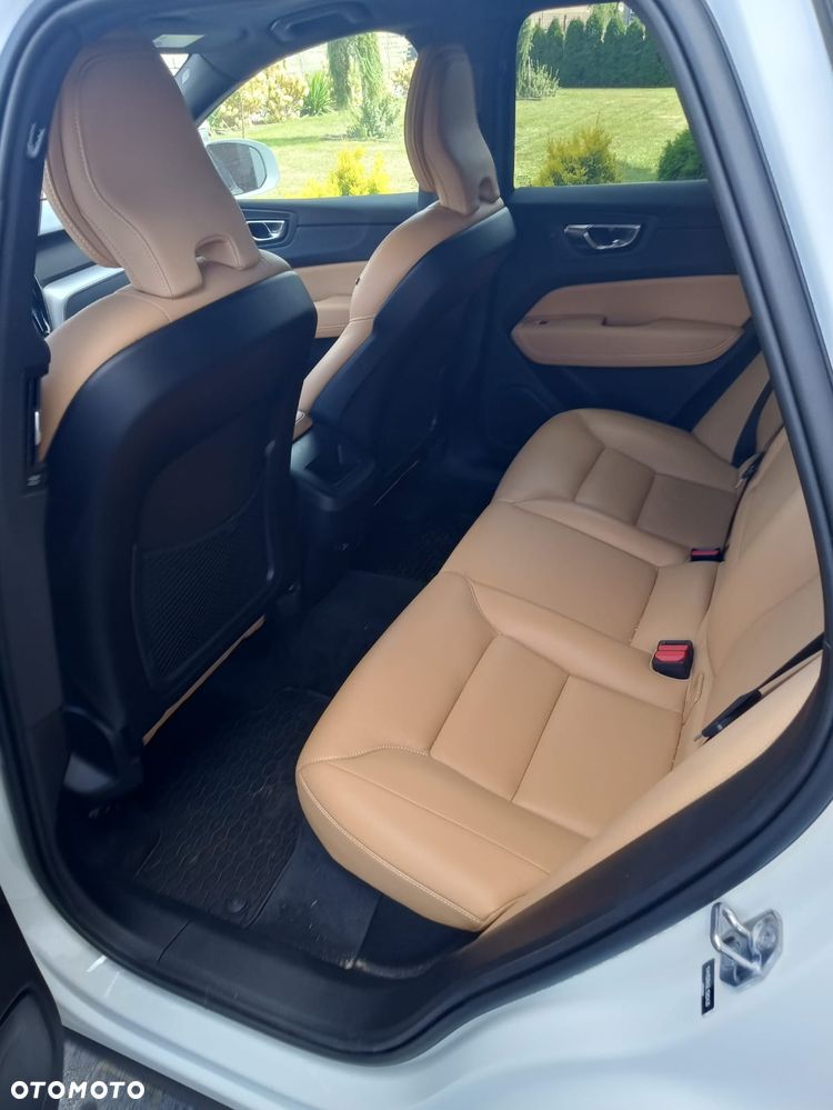 Volvo XC 60 T5 AWD Geartronic RDesign - 12