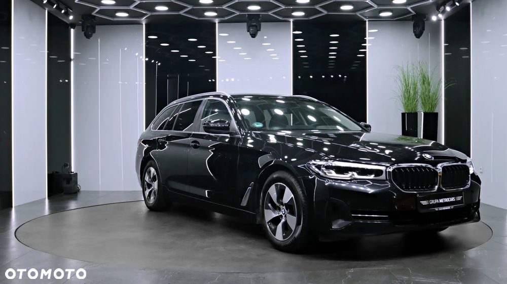 BMW Seria 5 520d Luxury Line sport - 9