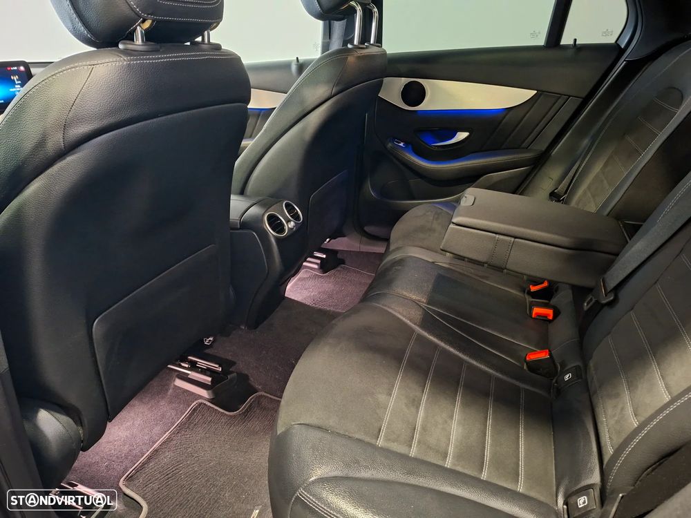 Mercedes-Benz GLC 300 de 4Matic 9G-TRONIC AMG Line Plus - 33
