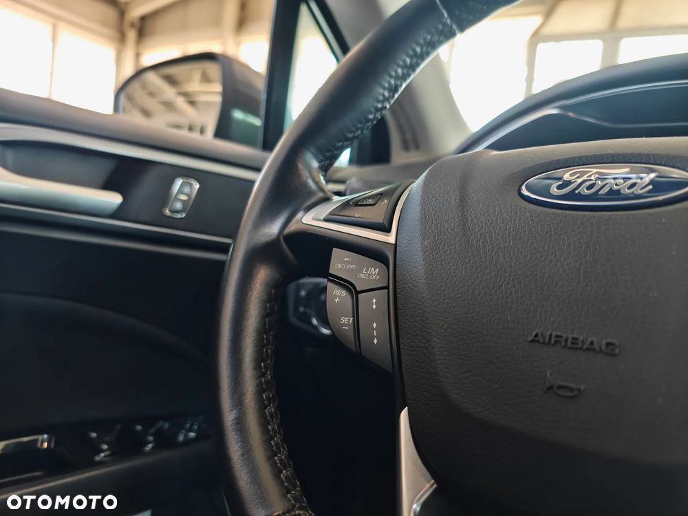Ford Mondeo 2.0 EcoBoost Titanium - 10