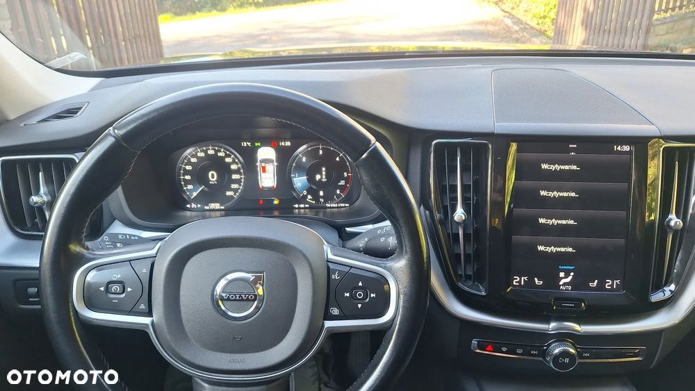 Volvo XC 60 B4 D AWD Geartronic Momentum Pro - 33