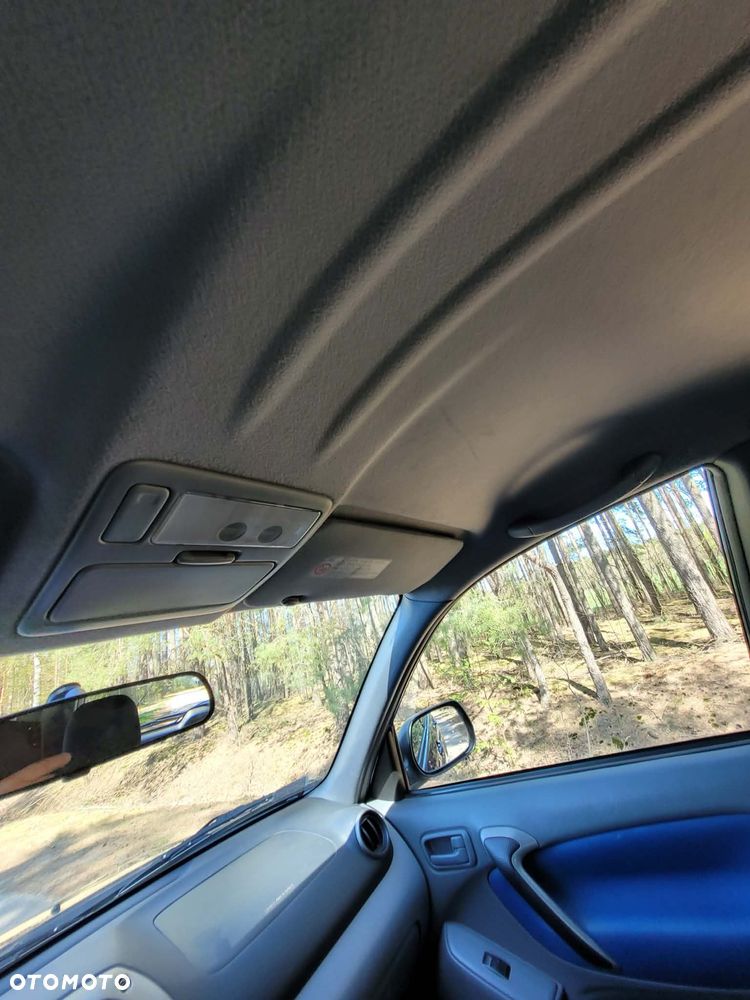 Toyota RAV4 1.8 VVT-i 4x2 - 2