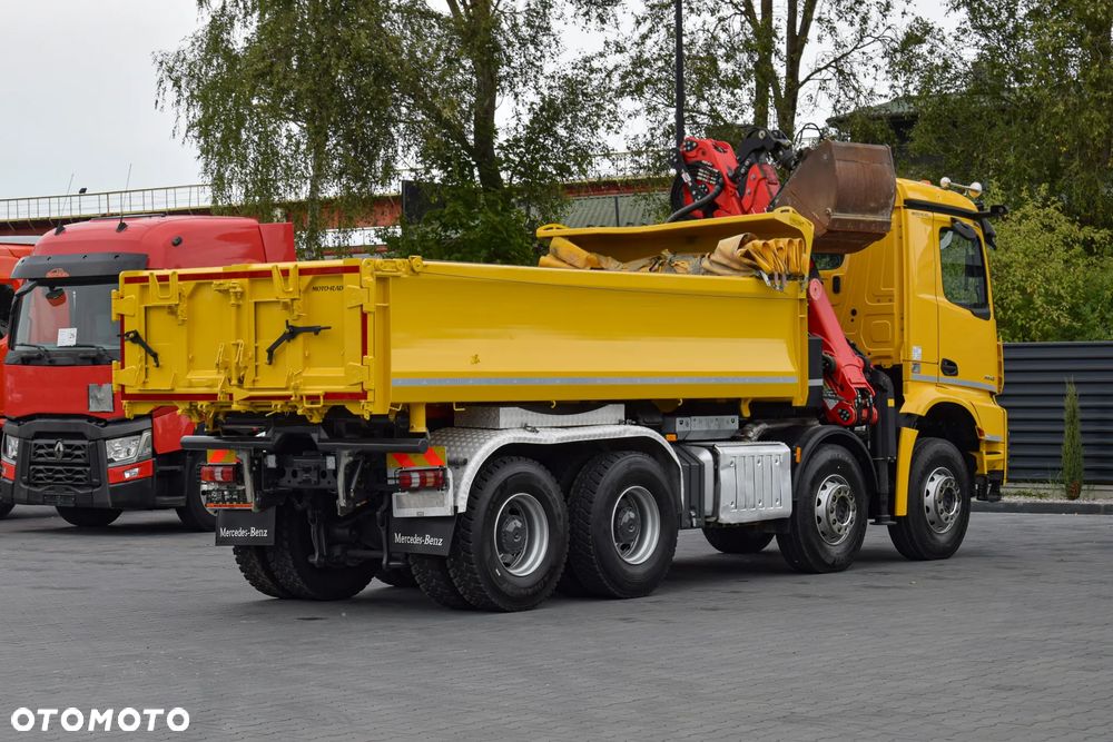Mercedes-Benz AROCS 3243 / 8x4 / EURO 6 / HDS PALFINGER EPSILON Q170Z / ROTATOR / CHYWTAK / STEROWANIE RADIOWE / WYWROTKA / HYDROBURTA / AUTOMAT / SYSTEM KAMER CYFROWYCH / KAMERA COFANIA / NAWIGACJA / HAK / NISKI PRZEBIEG / 2020 / SERWISOWANY / SPROWADZONY - 4