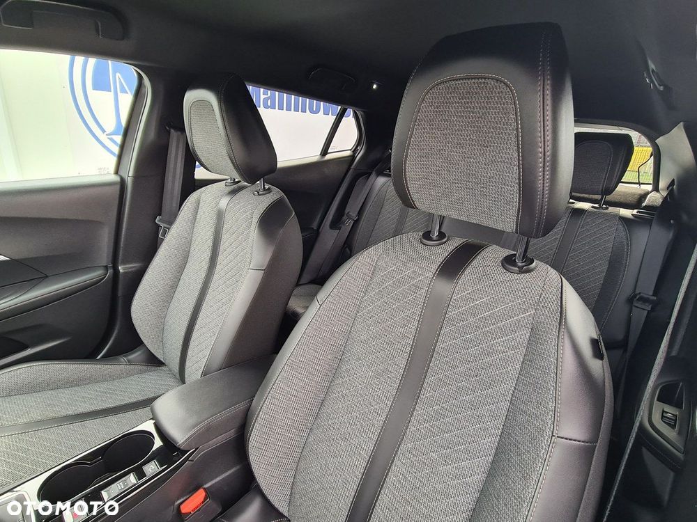 Peugeot 2008 PureTech 100 Allure S&S BVM6 - 25