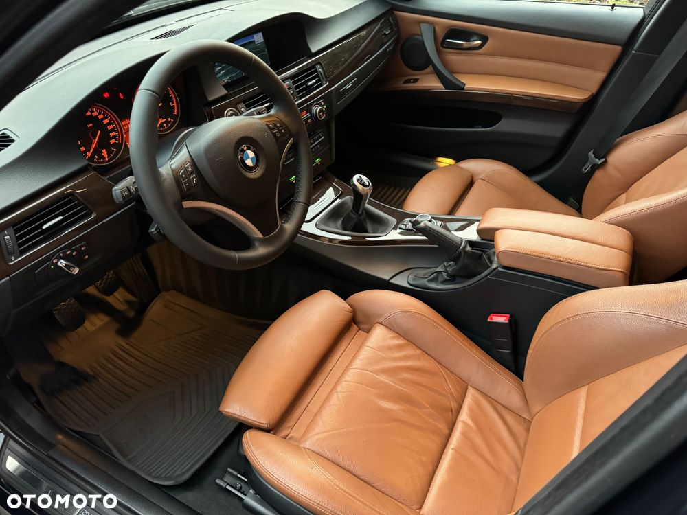BMW Seria 3 330d - 8