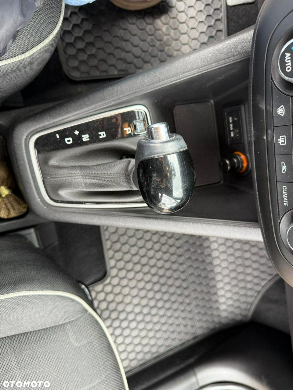 Kia Venga - 27