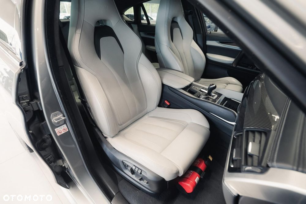 BMW X6M - 16