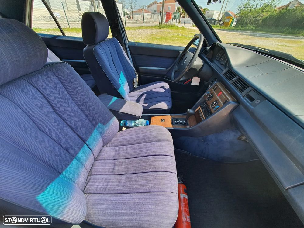 Mercedes-Benz W124 (1984-1997) - 11