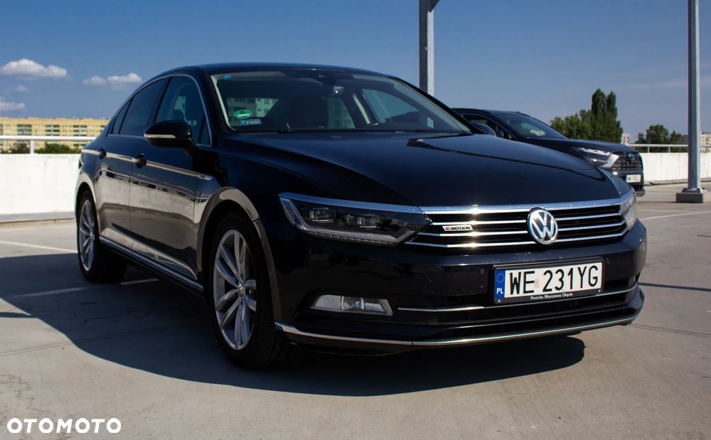 Volkswagen Passat - 1