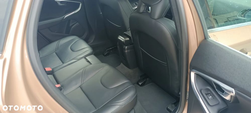 Volvo V40 D4 Summum - 33