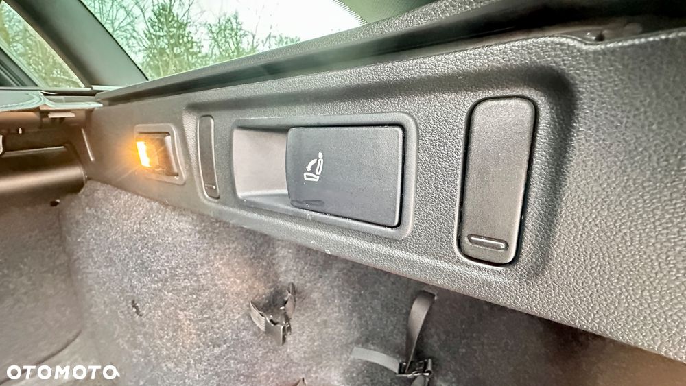 Skoda Octavia 2.0 TDI DSG RS - 18