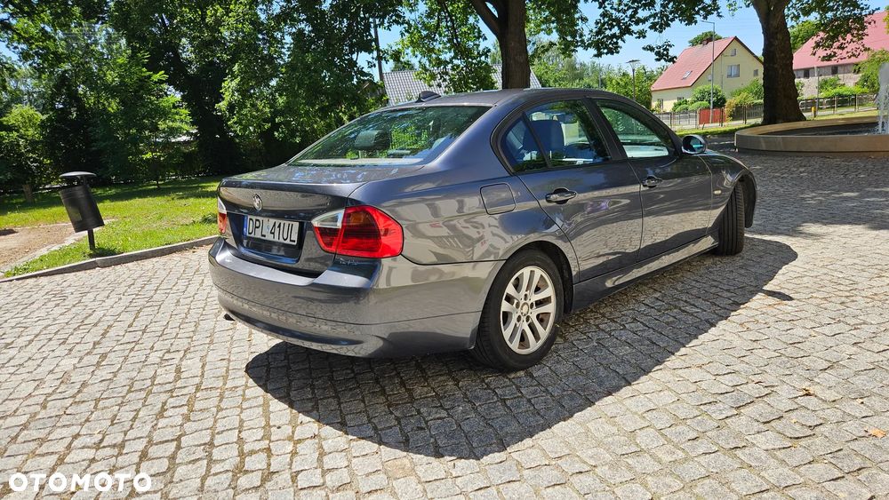 BMW Seria 3 318d - 3