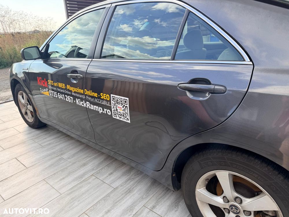 Toyota Camry - 6