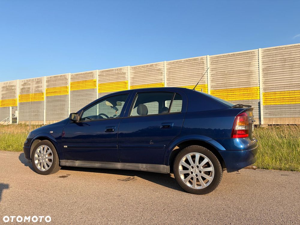 Opel Astra 1.8 Sport - 5