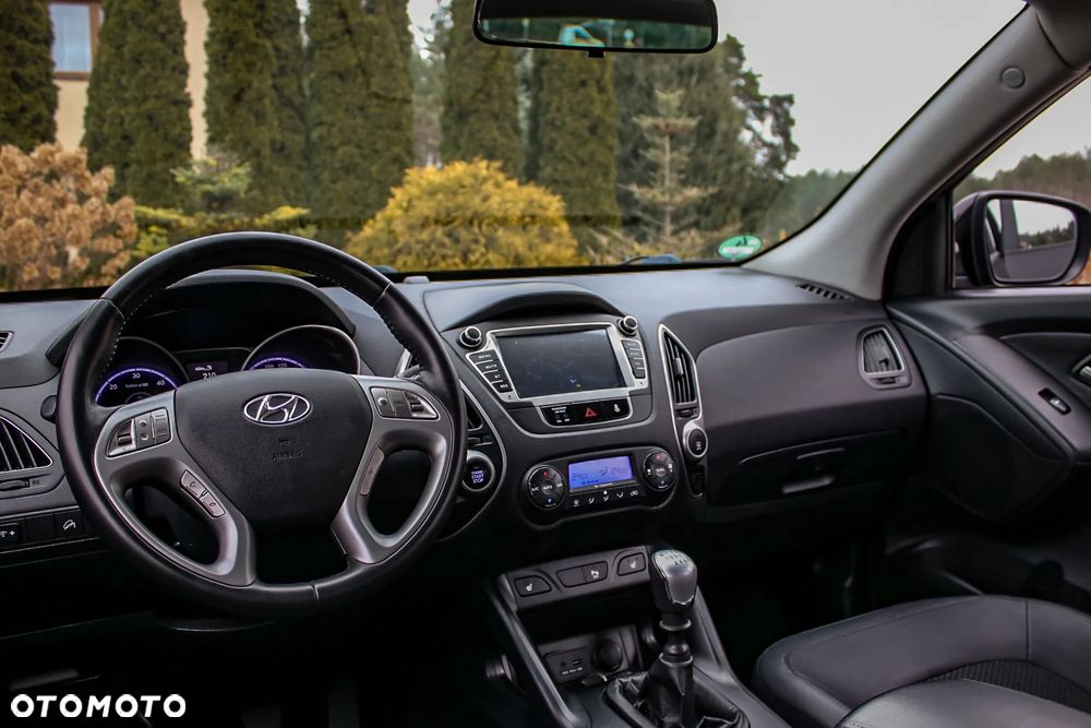 Hyundai ix35 1.7 CRDi 2WD blue Finale Gold - 28