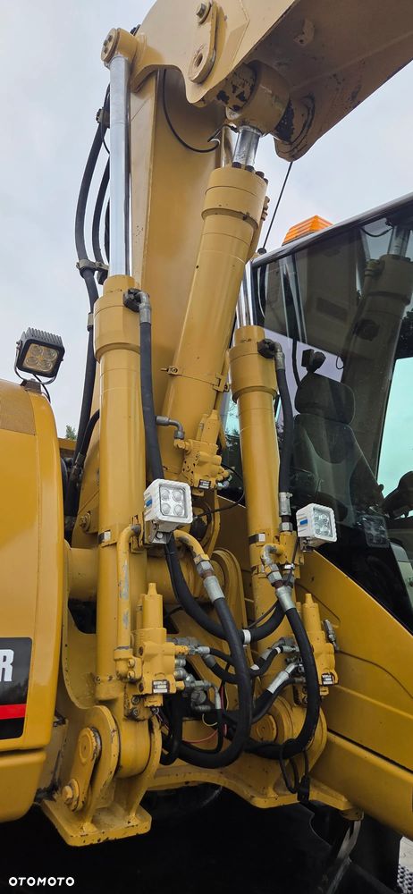 Caterpillar <<CAT M313C, Rotatilt Engcon z 2017r szczypce, szybka skrzynia, centralne smarowanie,TOP!!>> - 21
