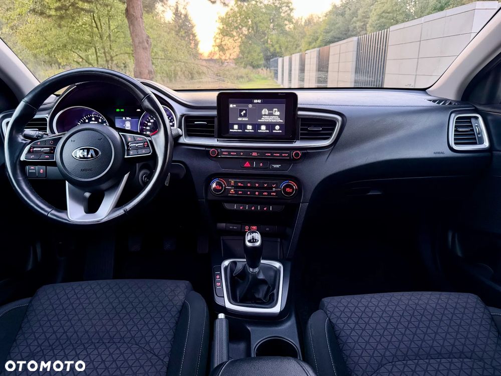 Kia Ceed - 13