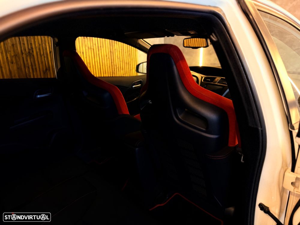 Honda Civic 2.0 VTEC Turbo Type R GT - 29