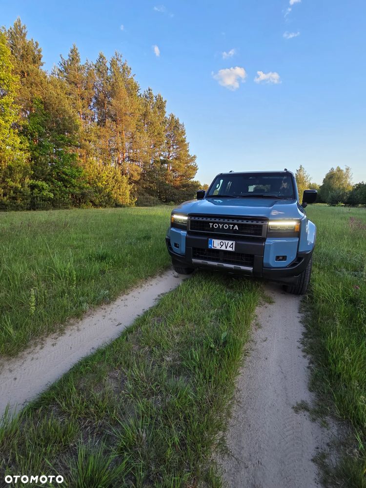 Toyota Land Cruiser - 15