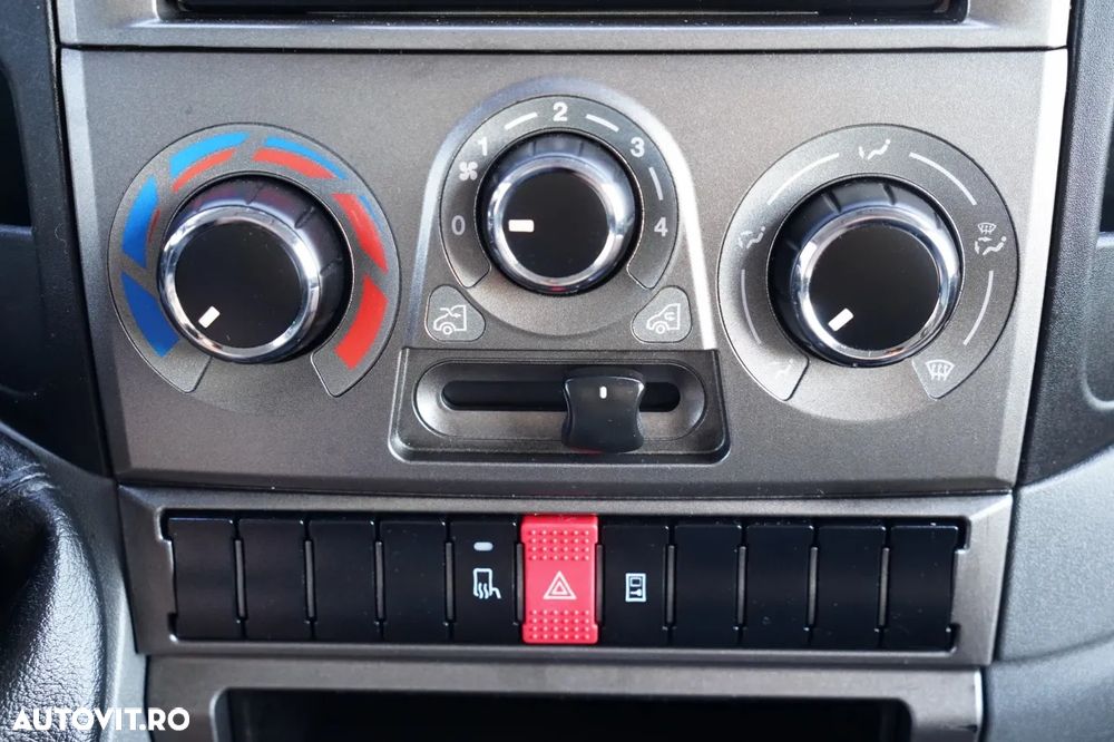 Iveco DAILY 35-130 / FRIGIDER / UNITATE THERMO KING / DHOLLANDIA LIFT / AUTOMAT / IMPORTAT - 31
