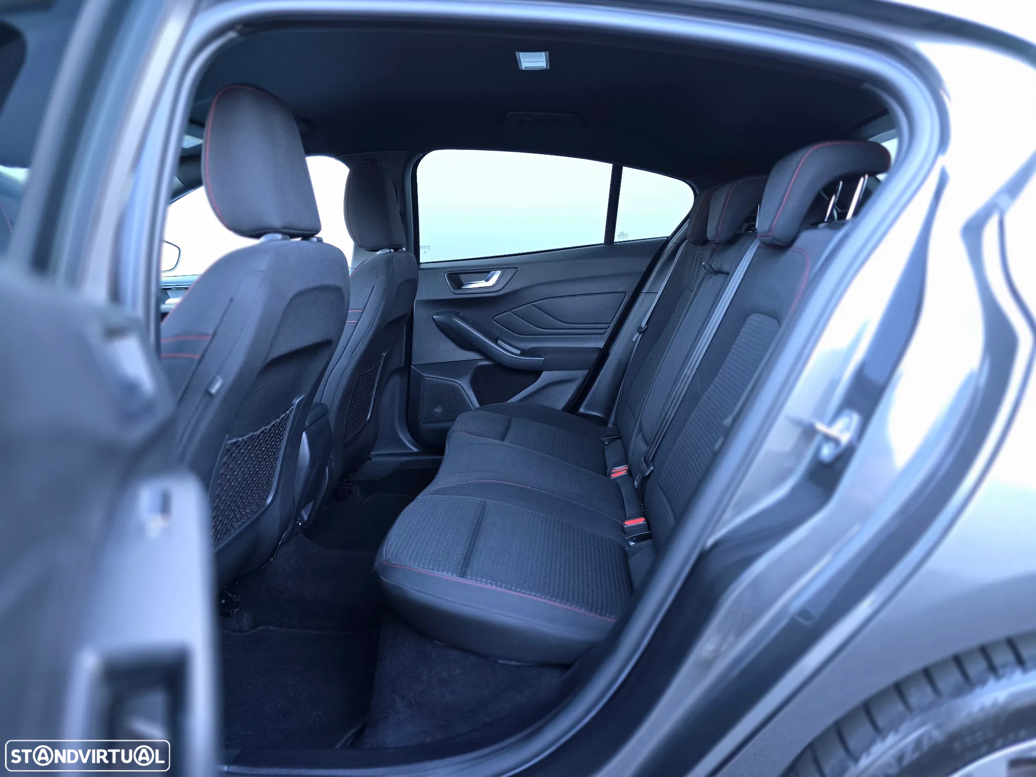 Ford Focus 1.0 EcoBoost ST-Line - 28
