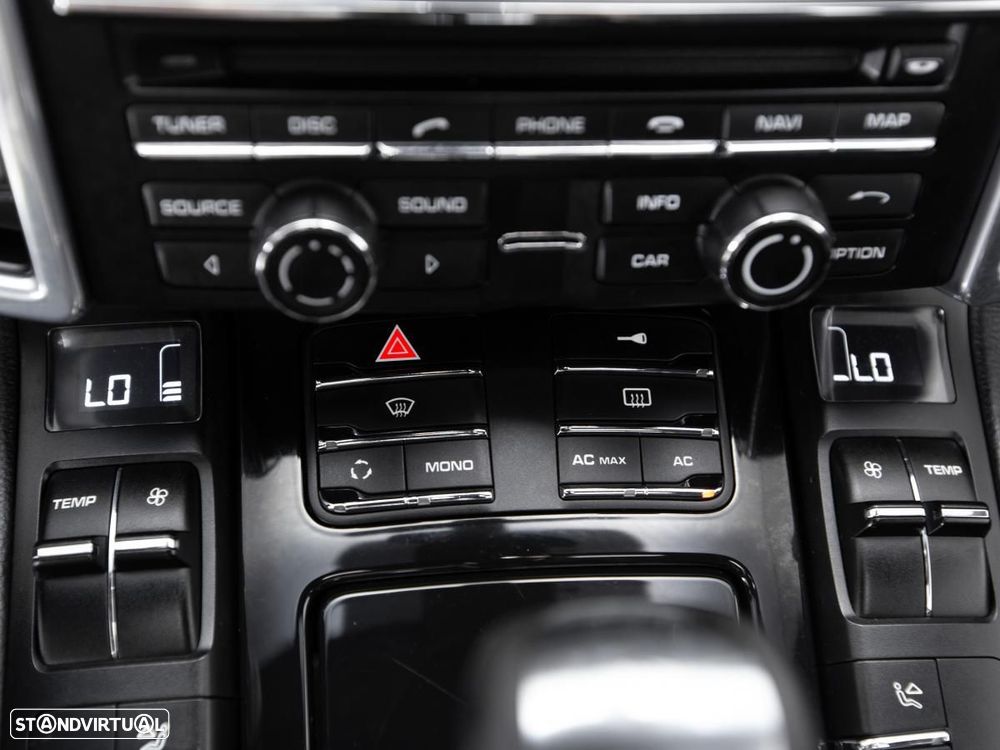 Porsche Cayenne - 24