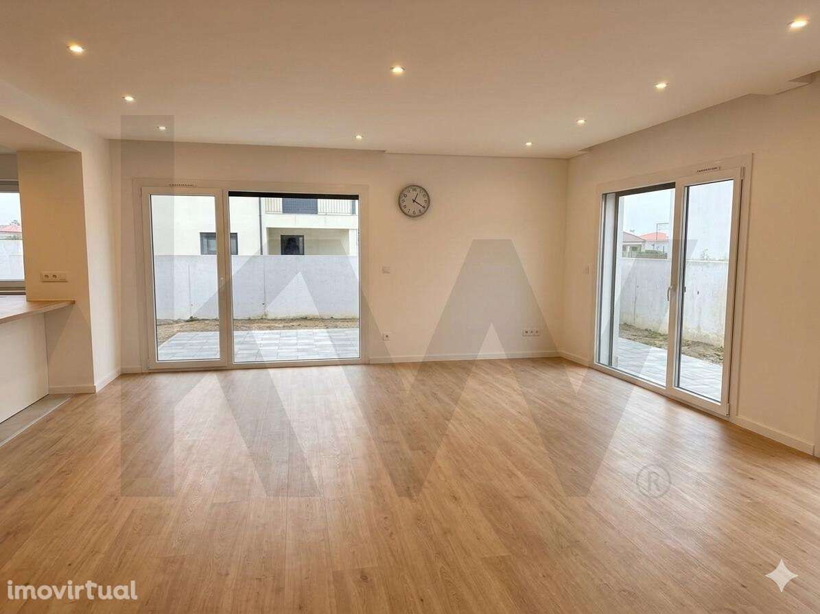 Moradia T4 com piscina - Aroeira - Grande imagem: 2/8