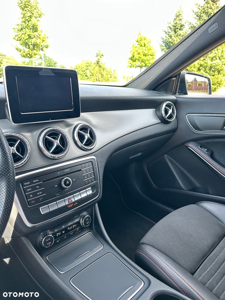 Mercedes-Benz CLA Shooting Brake 180 7G-DCT AMG Line - 28