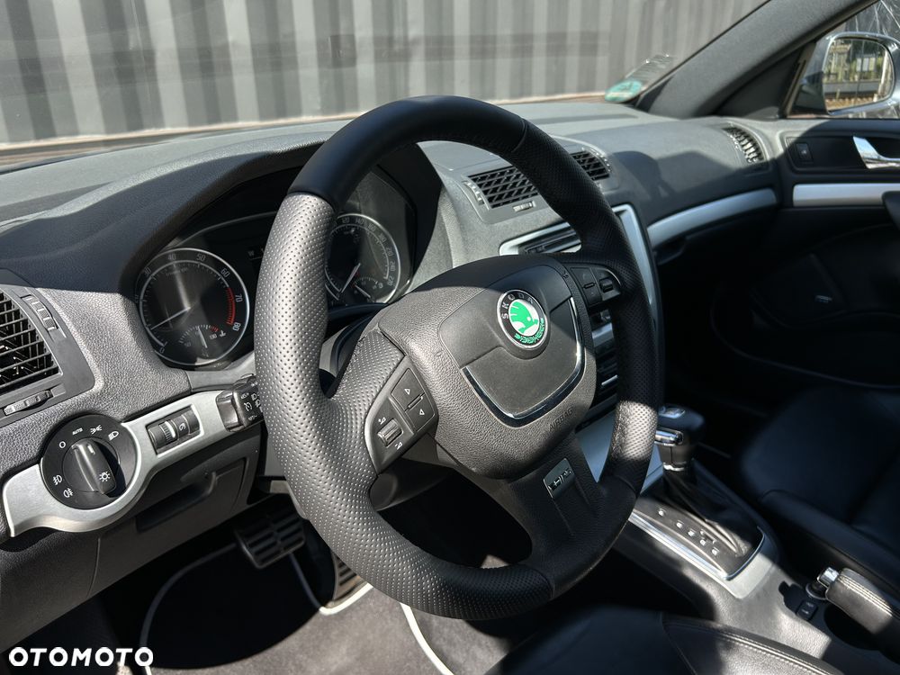 Skoda Octavia 2.0 TSI DSG RS - 14