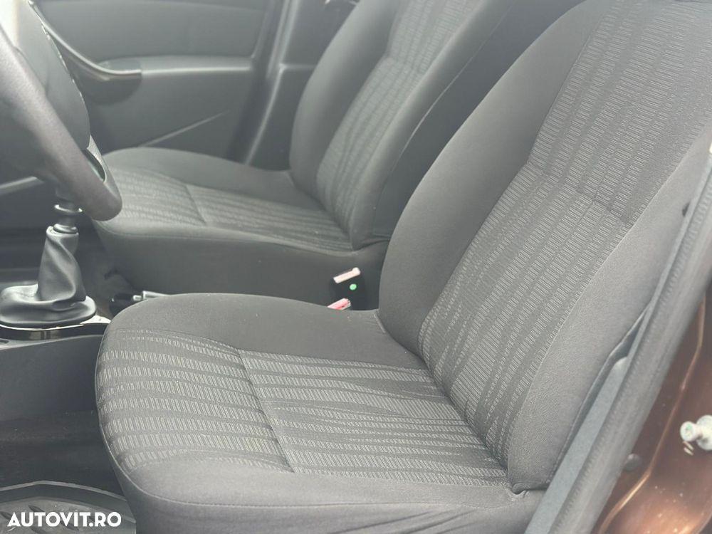 Dacia Duster 1.6 16V 4x4 Ambiance - 9