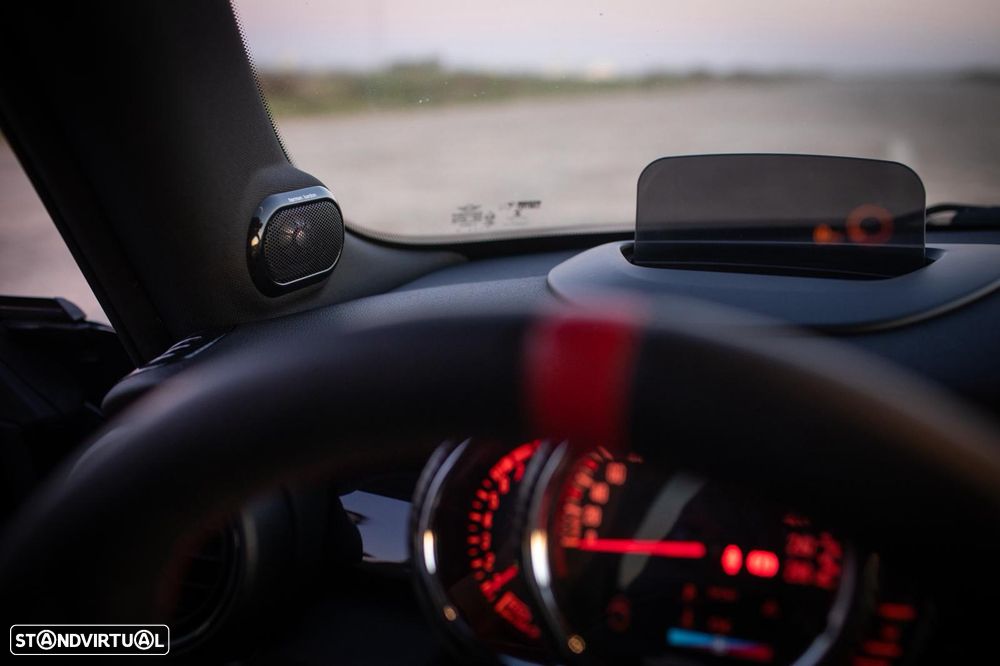 MINI 3 Portas John Cooper Works Auto Desportiva - 13