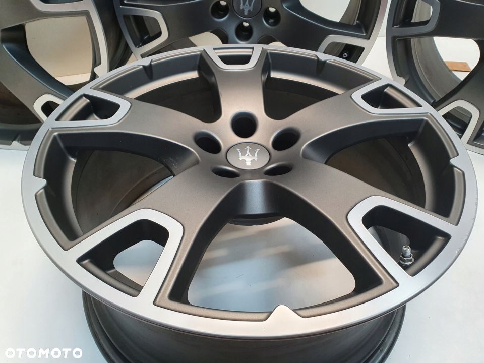 FELGI MASERATI LAVENTE 9JX20H2 ET40,5 5X114,3 - 11