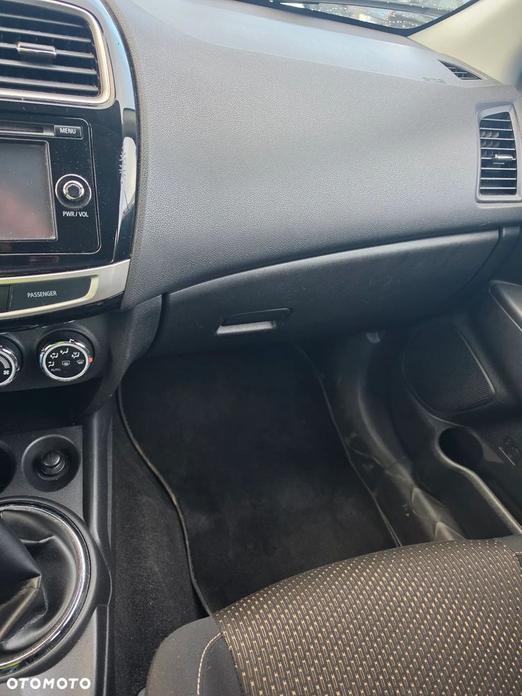 Mitsubishi ASX - 9