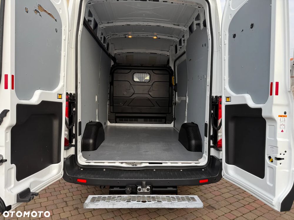 Ford Transit 2,2 L2H3 - 12