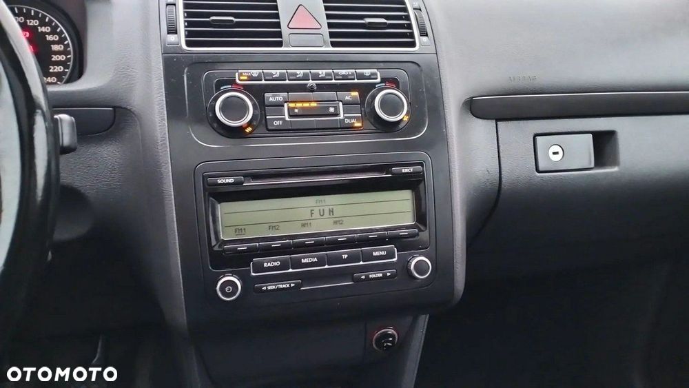 Volkswagen Touran 1.6 TDI DPF BlueMotion Technology STYLE - 12