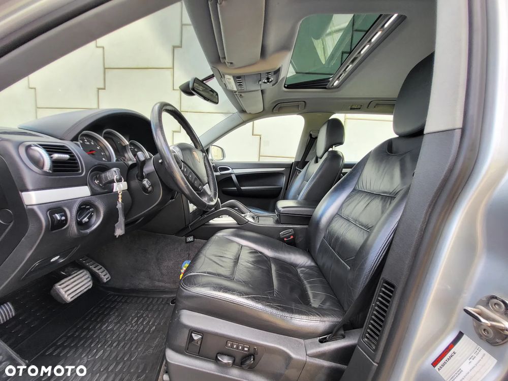 Porsche Cayenne - 7