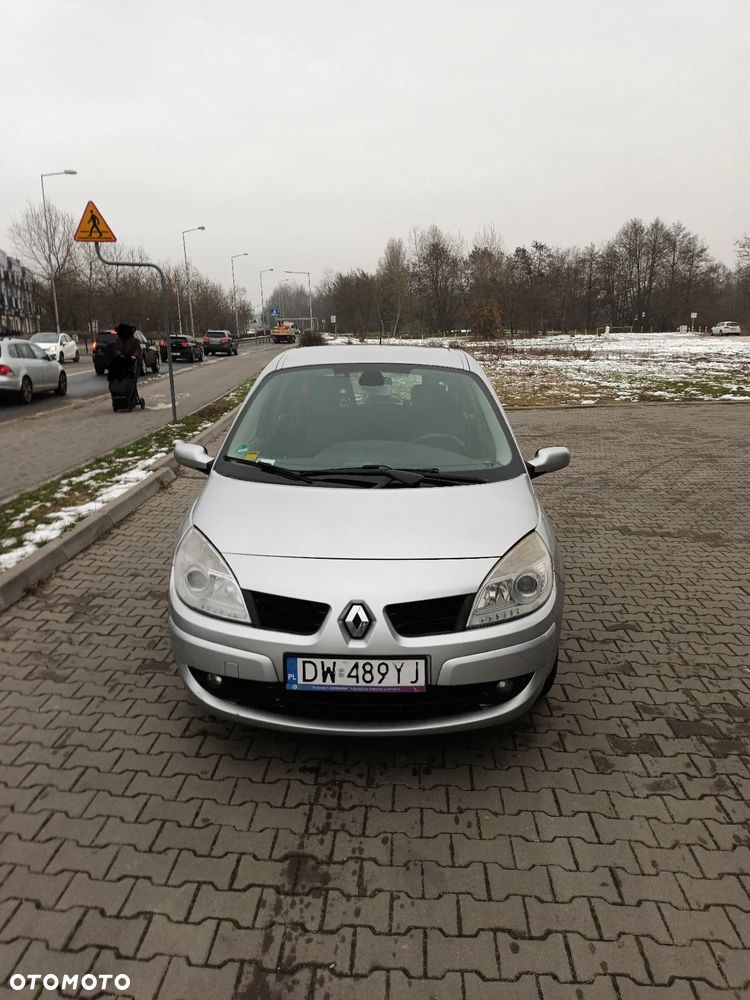 Renault Scenic - 1