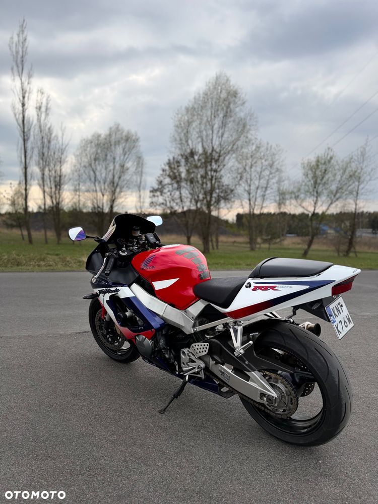 Honda CBR - 9