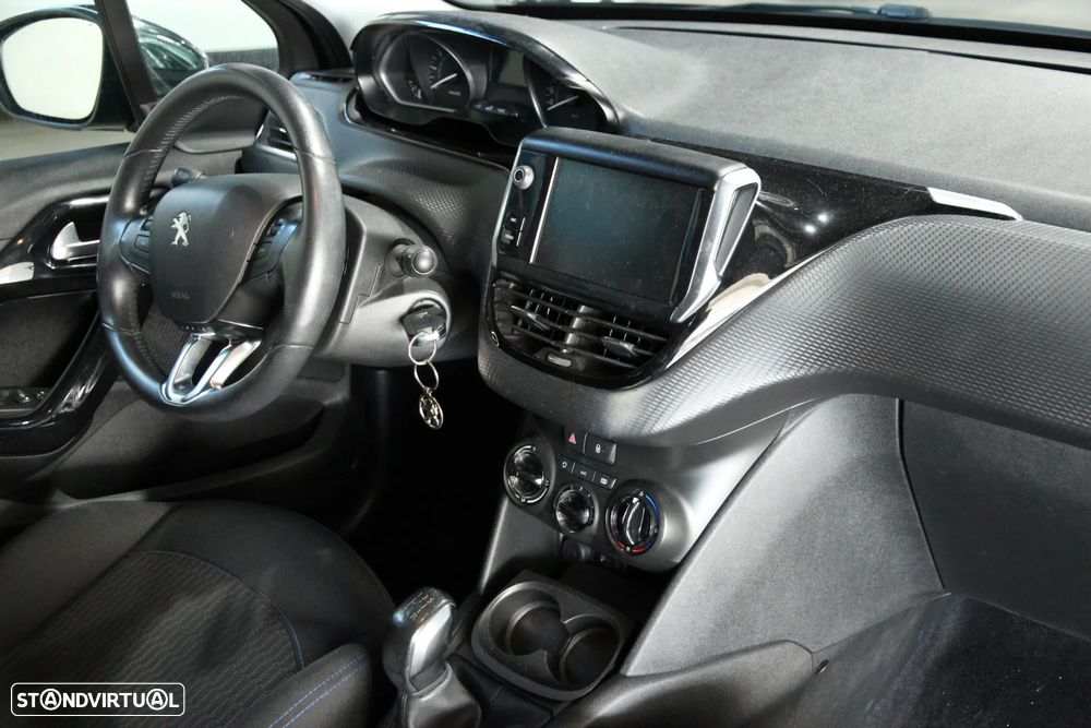 Peugeot 208 1.2 PureTech Style - 10