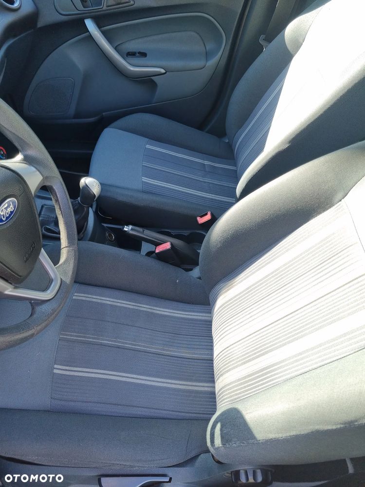 Ford Fiesta 1.25 Trend - 38