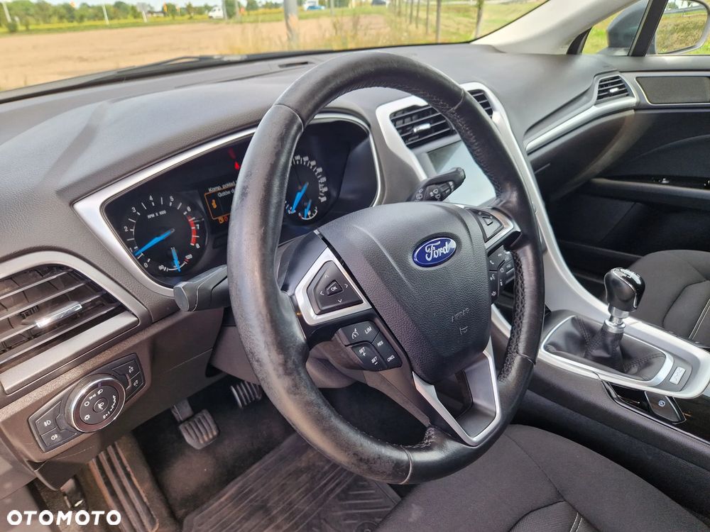 Ford Mondeo - 28