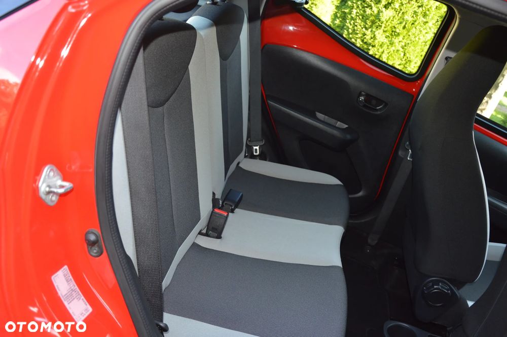 Toyota Aygo x-play touch - 25