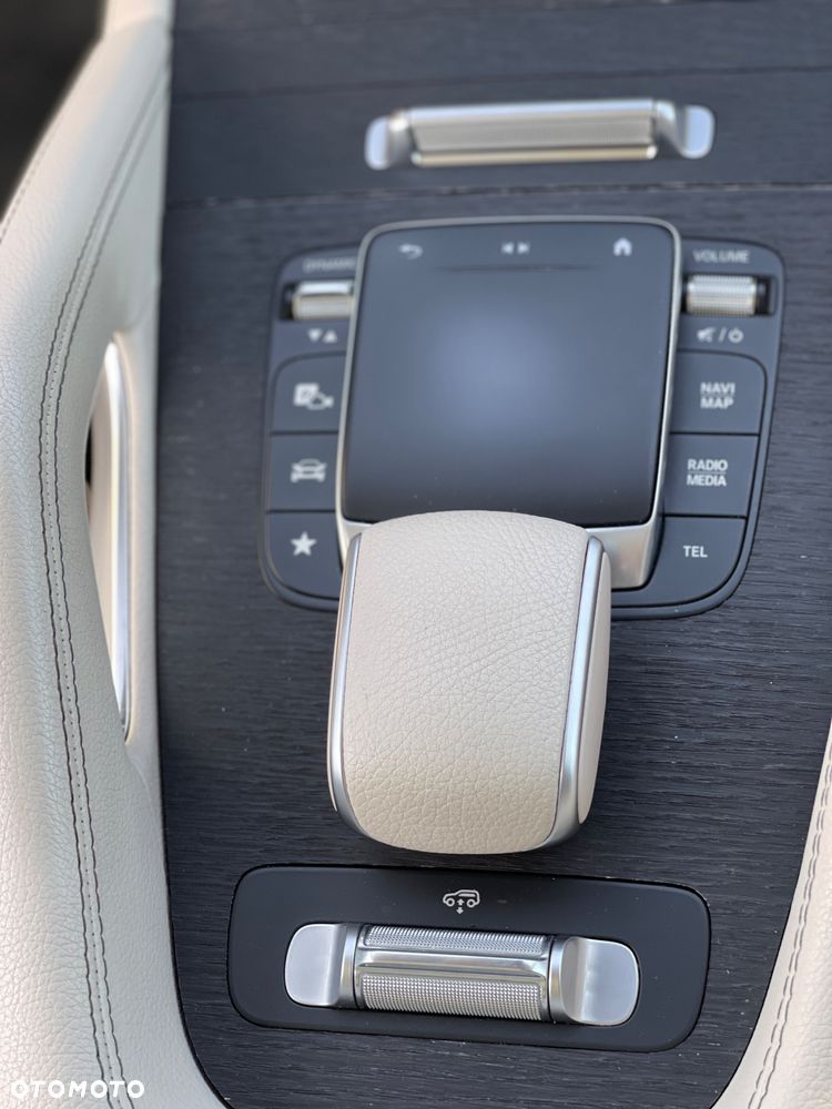 Mercedes-Benz GLS - 34