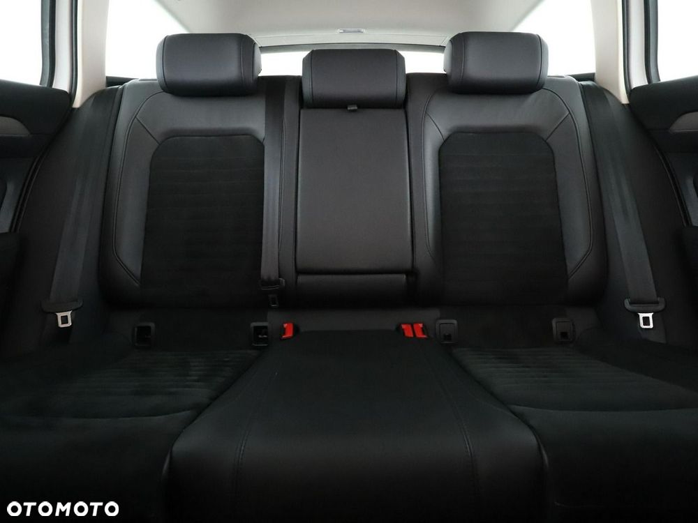 Volkswagen Passat Variant 1.5 TSI OPF DSG Highline - 19
