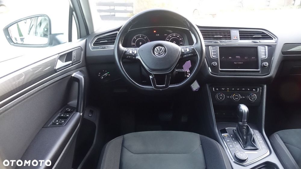 Volkswagen Tiguan - 31