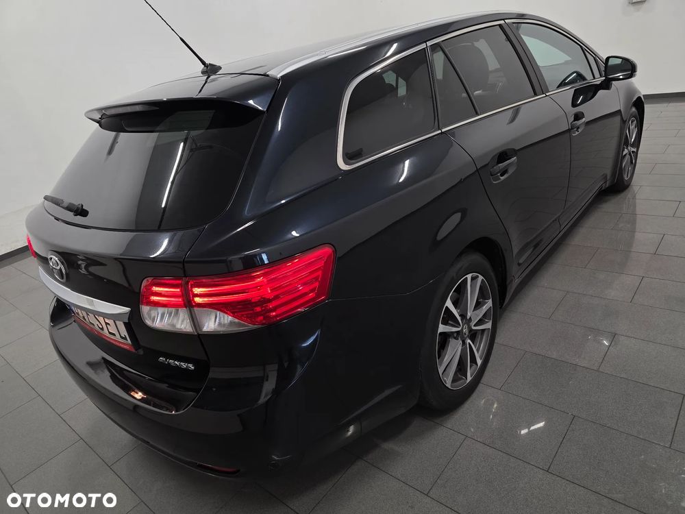 Toyota Avensis 2.0 D-4D Sol Premium - 6