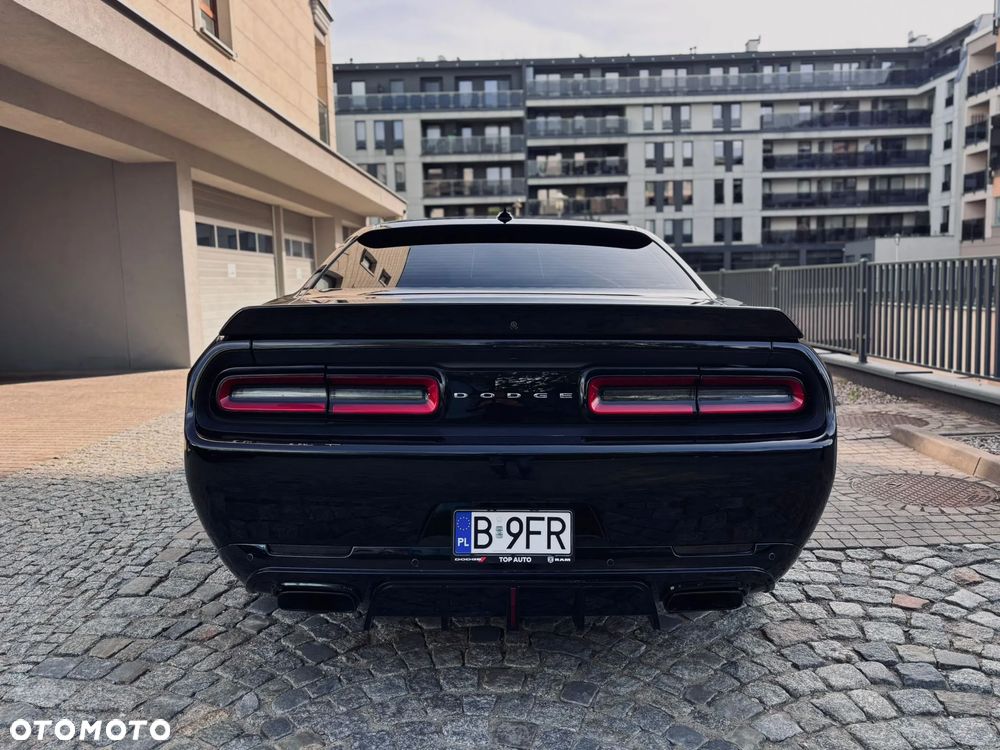 Dodge Challenger - 6