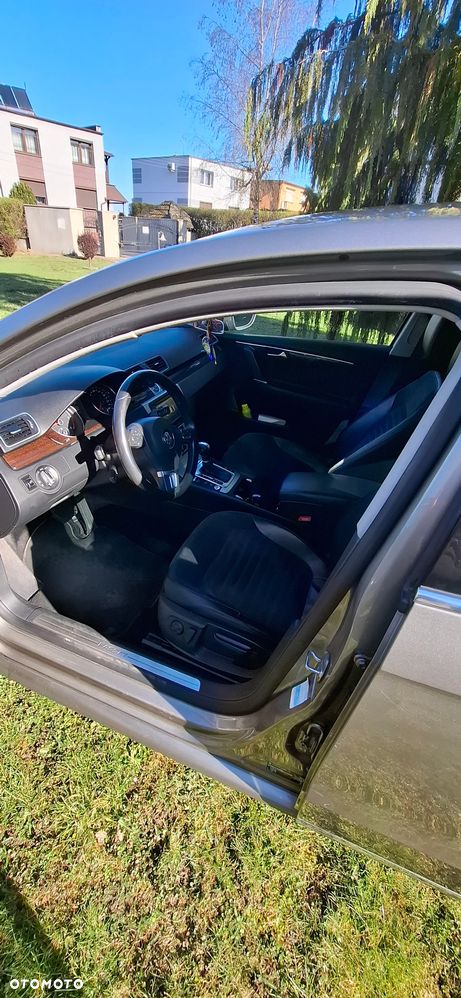 Volkswagen Passat 2.0 TDI Highline DSG - 8