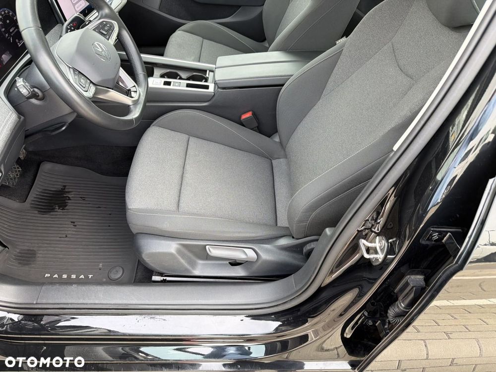Volkswagen Passat - 11