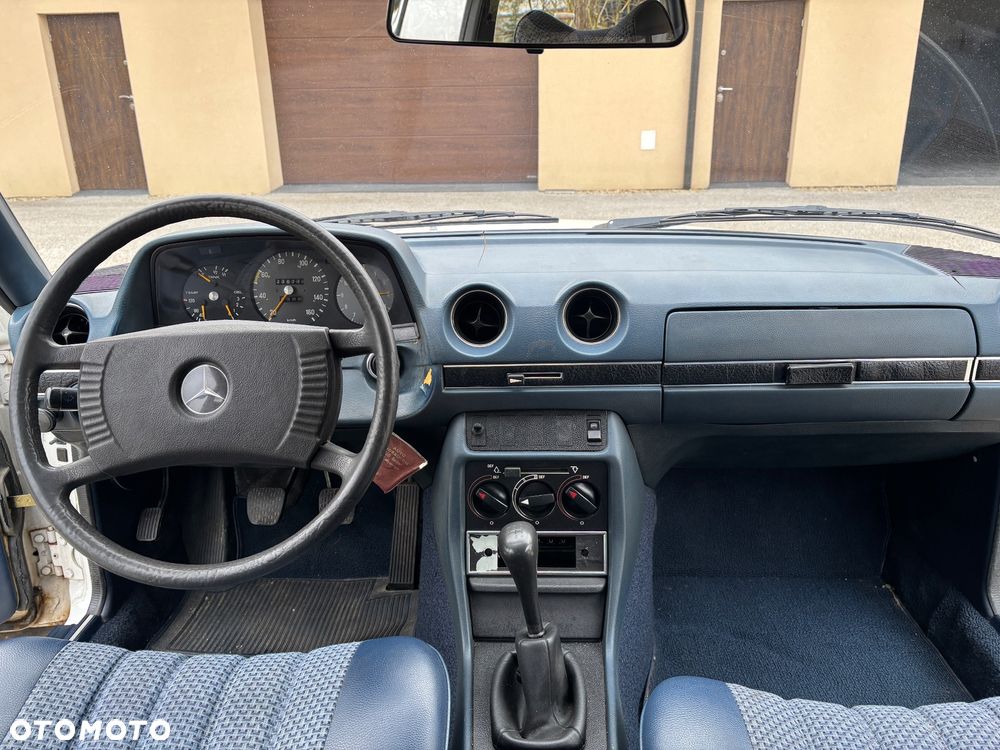 Mercedes-Benz W123 - 13